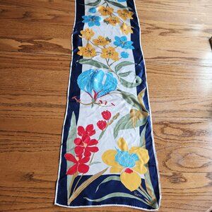 2/$20 SALE! Ugna scarf